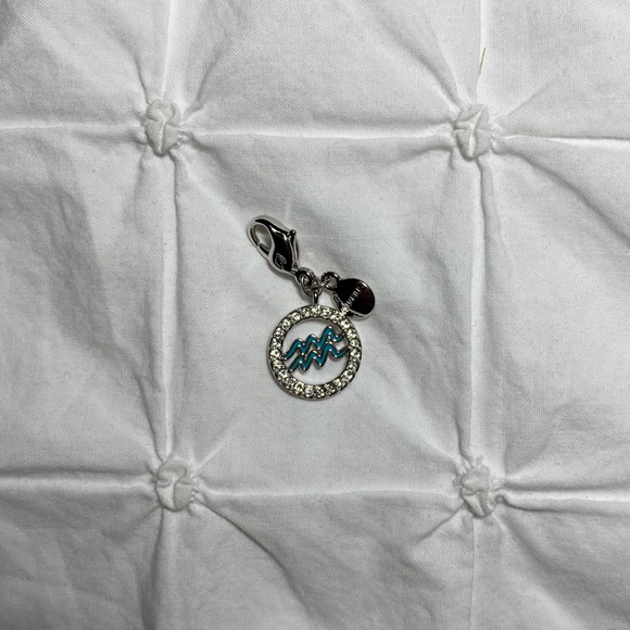 Swarovski Aquarius Charm - Picture 2 of 3